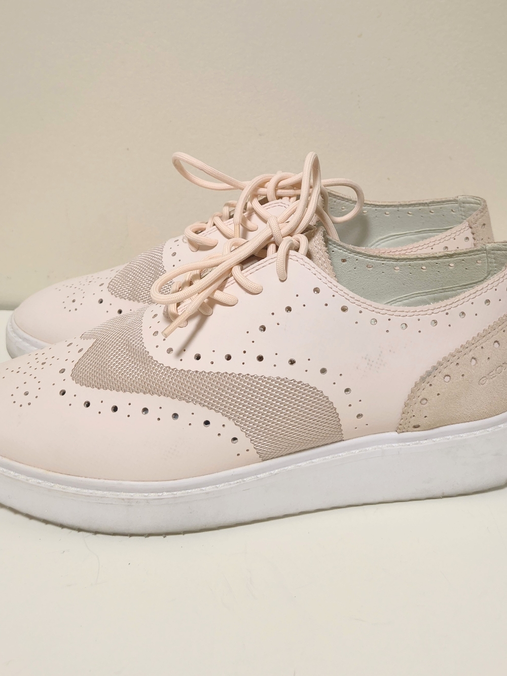Geox Blush Pink Lace-Up Oxford Sneakers W Sz 9.5